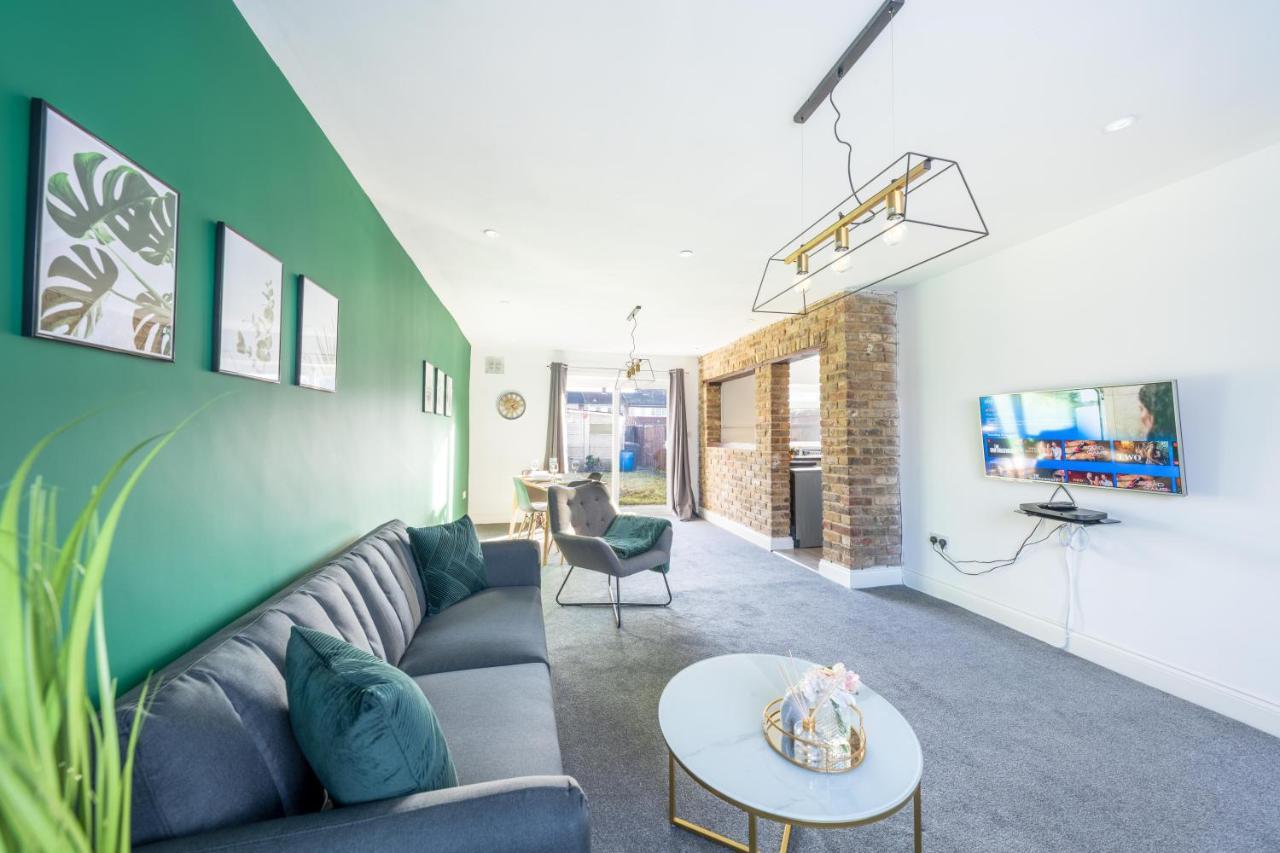 Contractor Accommodation Near Heathrow, Windsor Minutes From M4 Slough Buitenkant foto