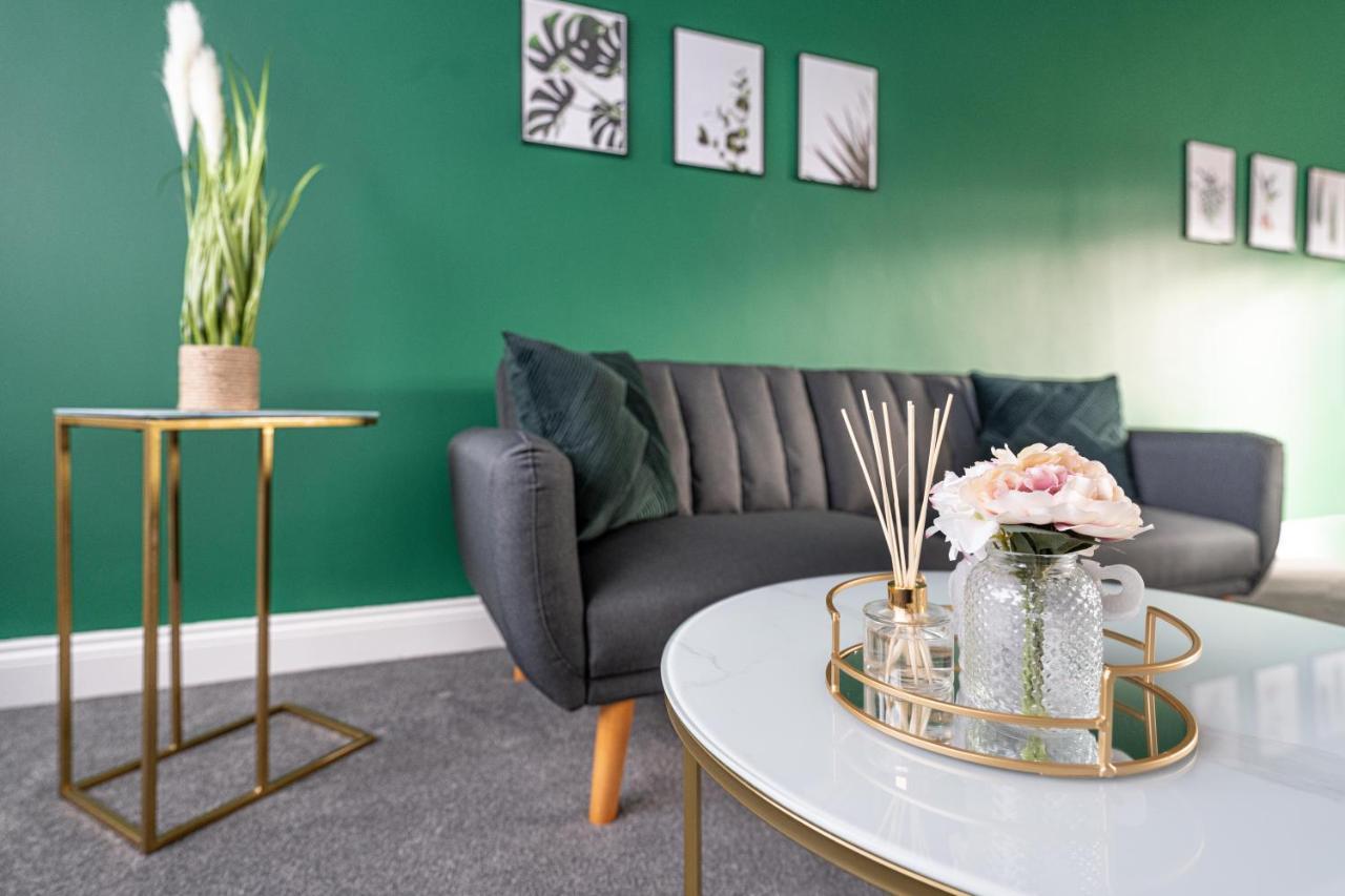 Contractor Accommodation Near Heathrow, Windsor Minutes From M4 Slough Buitenkant foto